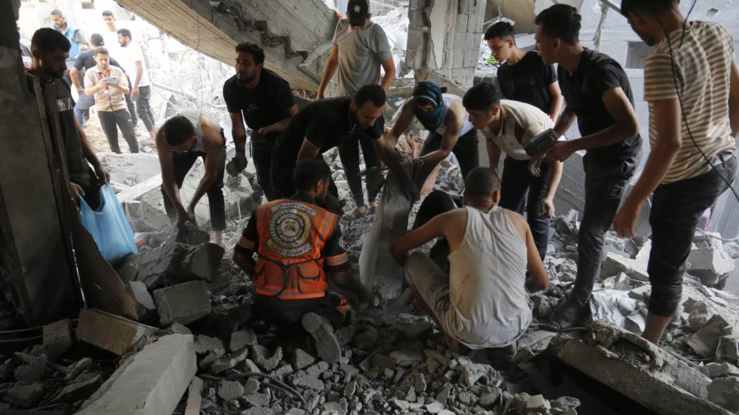 Gazze'deki katliamın 28. gününden acı kareler... Taş üstünde taş kalmadı 9